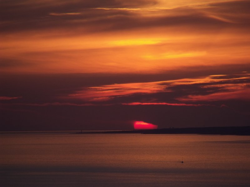 Soleil couchant sur la rade